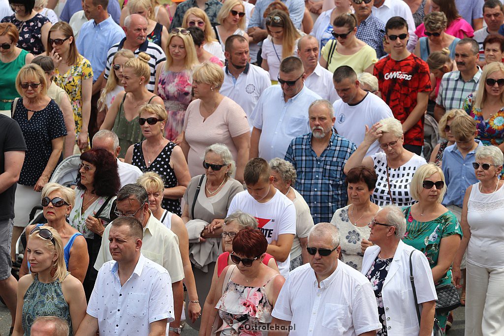 Procesja Bożego Ciała w parafii pw. św. Franciszka z Asyżu w Ostrołęce [20.06.2019] - zdjęcie #59 - eOstroleka.pl