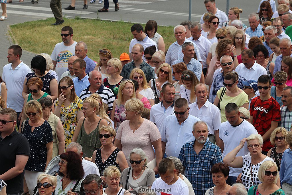 Procesja Bożego Ciała w parafii pw. św. Franciszka z Asyżu w Ostrołęce [20.06.2019] - zdjęcie #58 - eOstroleka.pl