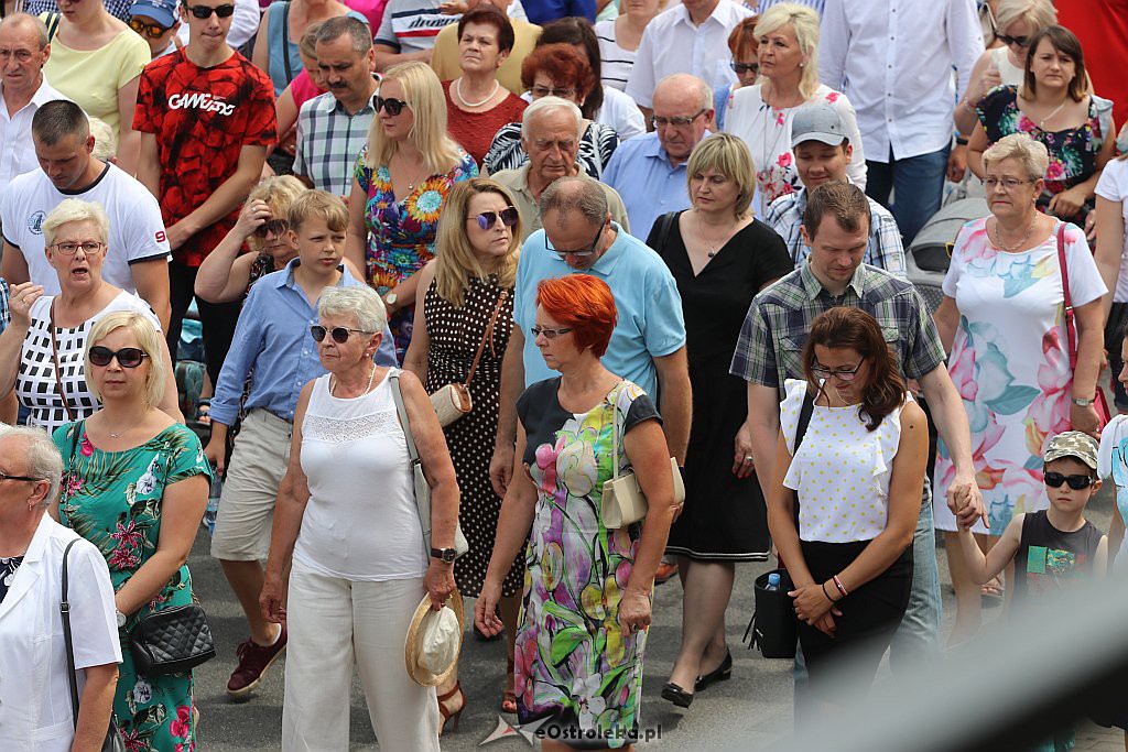 Procesja Bożego Ciała w parafii pw. św. Franciszka z Asyżu w Ostrołęce [20.06.2019] - zdjęcie #55 - eOstroleka.pl