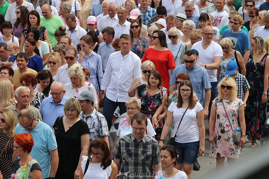 Procesja Bożego Ciała w parafii pw. św. Franciszka z Asyżu w Ostrołęce [20.06.2019] - zdjęcie #54 - eOstroleka.pl