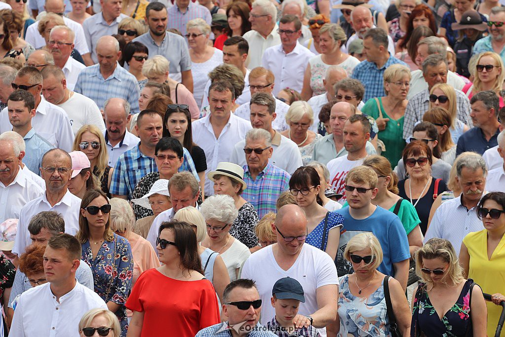 Procesja Bożego Ciała w parafii pw. św. Franciszka z Asyżu w Ostrołęce [20.06.2019] - zdjęcie #53 - eOstroleka.pl