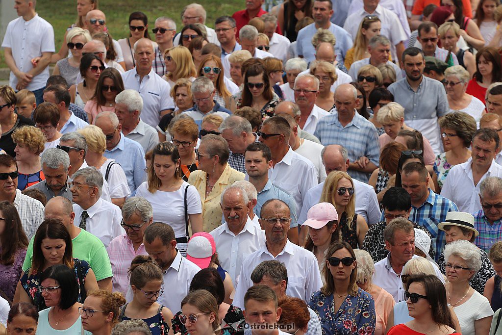 Procesja Bożego Ciała w parafii pw. św. Franciszka z Asyżu w Ostrołęce [20.06.2019] - zdjęcie #52 - eOstroleka.pl