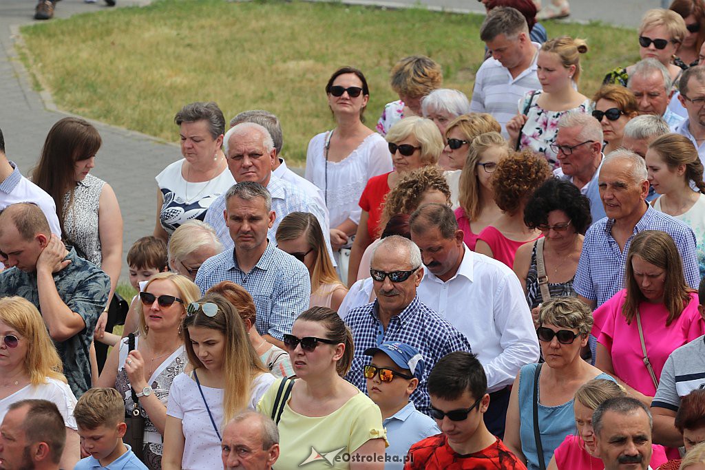 Procesja Bożego Ciała w parafii pw. św. Franciszka z Asyżu w Ostrołęce [20.06.2019] - zdjęcie #50 - eOstroleka.pl