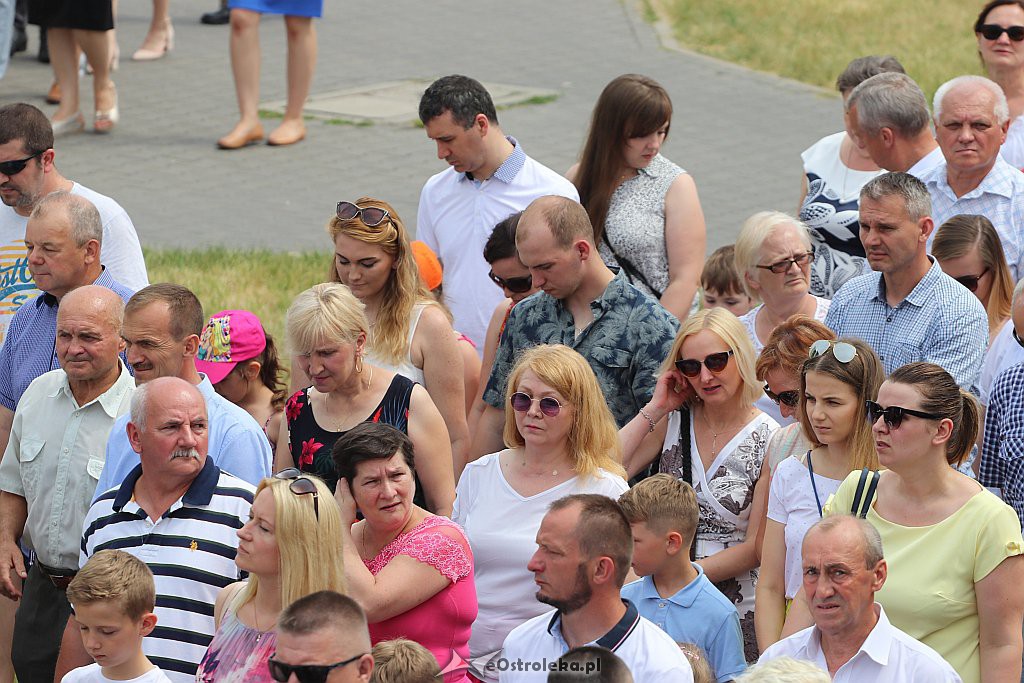 Procesja Bożego Ciała w parafii pw. św. Franciszka z Asyżu w Ostrołęce [20.06.2019] - zdjęcie #49 - eOstroleka.pl