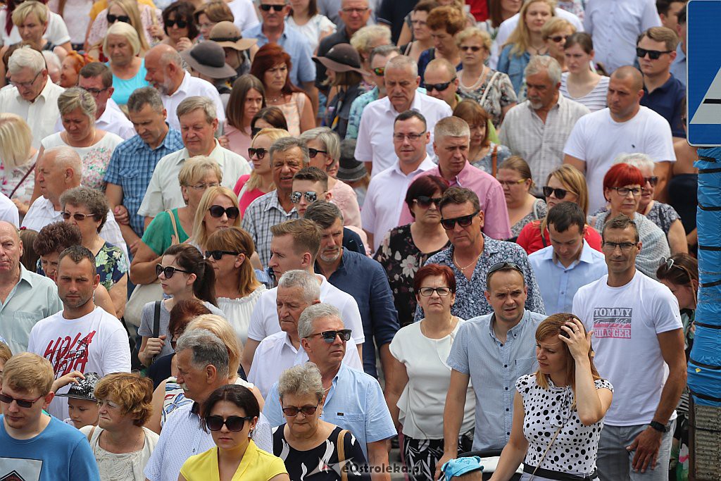Procesja Bożego Ciała w parafii pw. św. Franciszka z Asyżu w Ostrołęce [20.06.2019] - zdjęcie #45 - eOstroleka.pl