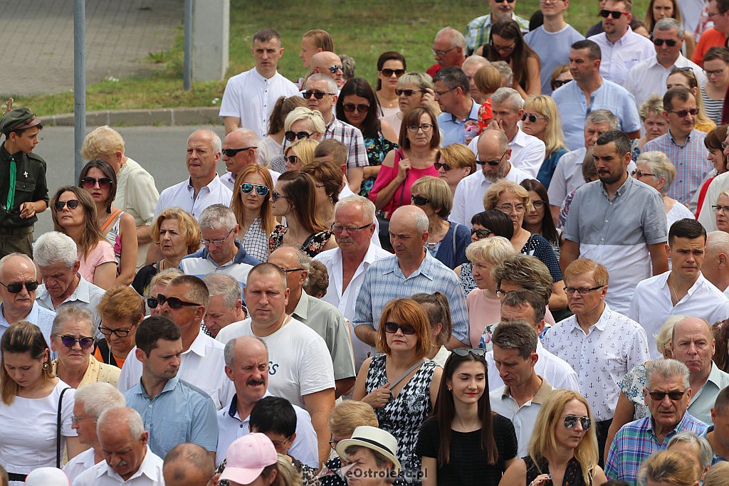 Procesja Bożego Ciała w parafii pw. św. Franciszka z Asyżu w Ostrołęce [20.06.2019] - zdjęcie #43 - eOstroleka.pl