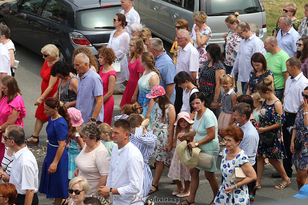 Procesja Bożego Ciała w parafii pw. św. Franciszka z Asyżu w Ostrołęce [20.06.2019] - zdjęcie #40 - eOstroleka.pl