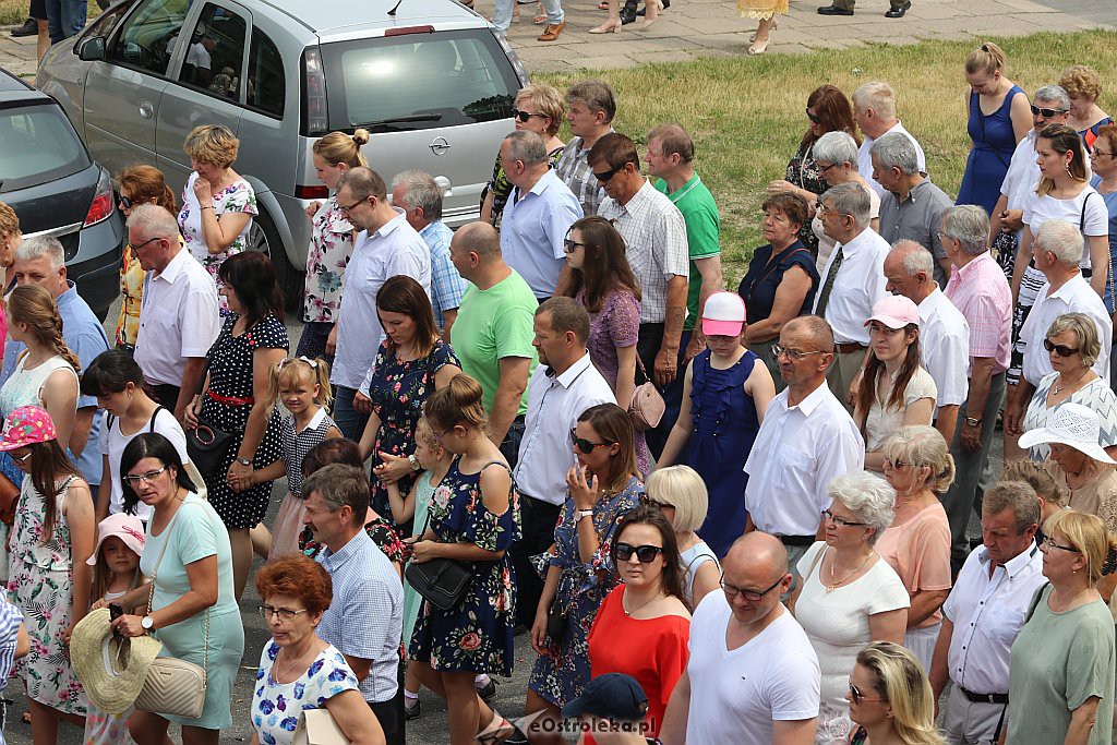 Procesja Bożego Ciała w parafii pw. św. Franciszka z Asyżu w Ostrołęce [20.06.2019] - zdjęcie #39 - eOstroleka.pl