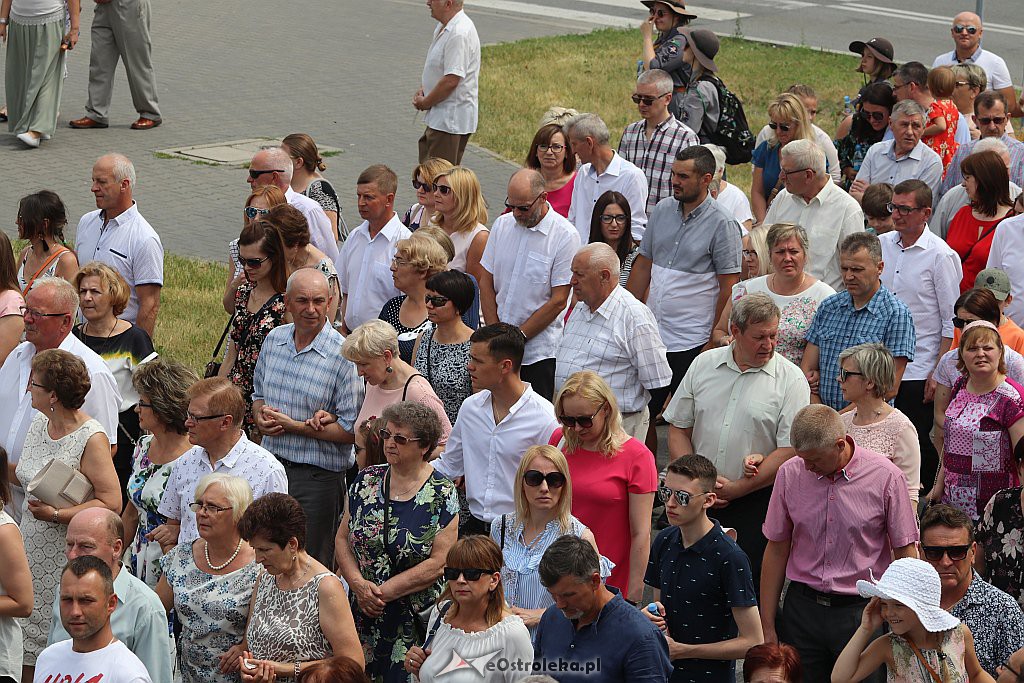 Procesja Bożego Ciała w parafii pw. św. Franciszka z Asyżu w Ostrołęce [20.06.2019] - zdjęcie #33 - eOstroleka.pl