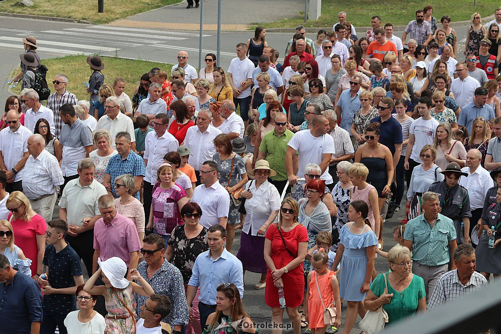 Procesja Bożego Ciała w parafii pw. św. Franciszka z Asyżu w Ostrołęce [20.06.2019] - zdjęcie #31 - eOstroleka.pl
