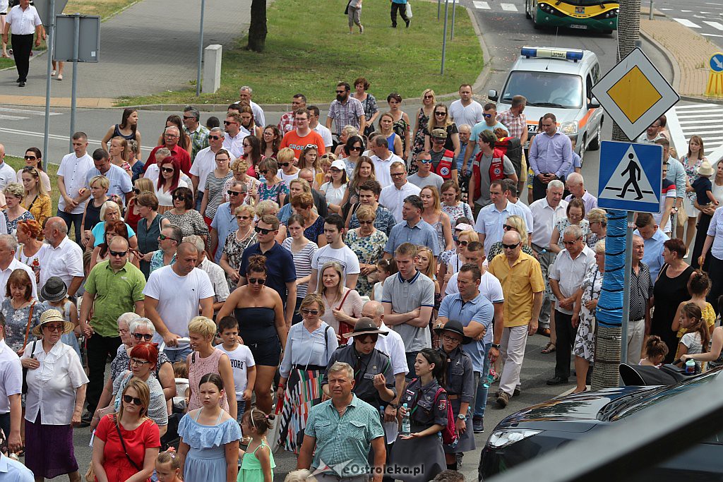 Procesja Bożego Ciała w parafii pw. św. Franciszka z Asyżu w Ostrołęce [20.06.2019] - zdjęcie #29 - eOstroleka.pl