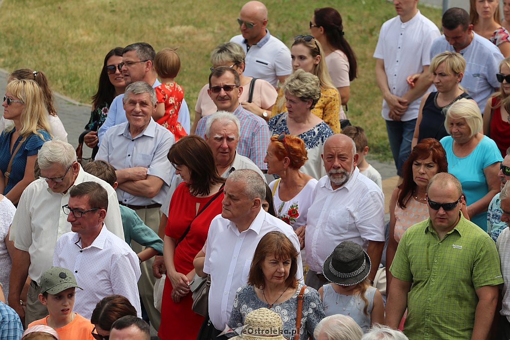 Procesja Bożego Ciała w parafii pw. św. Franciszka z Asyżu w Ostrołęce [20.06.2019] - zdjęcie #27 - eOstroleka.pl