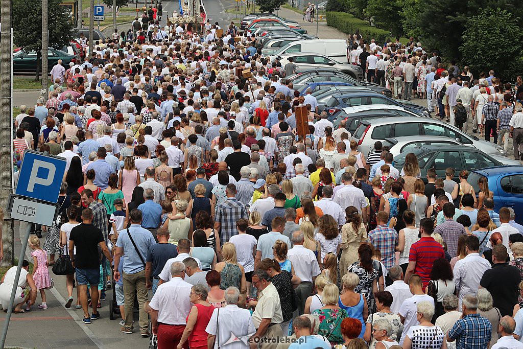 Procesja Bożego Ciała w parafii pw. św. Franciszka z Asyżu w Ostrołęce [20.06.2019] - zdjęcie #20 - eOstroleka.pl