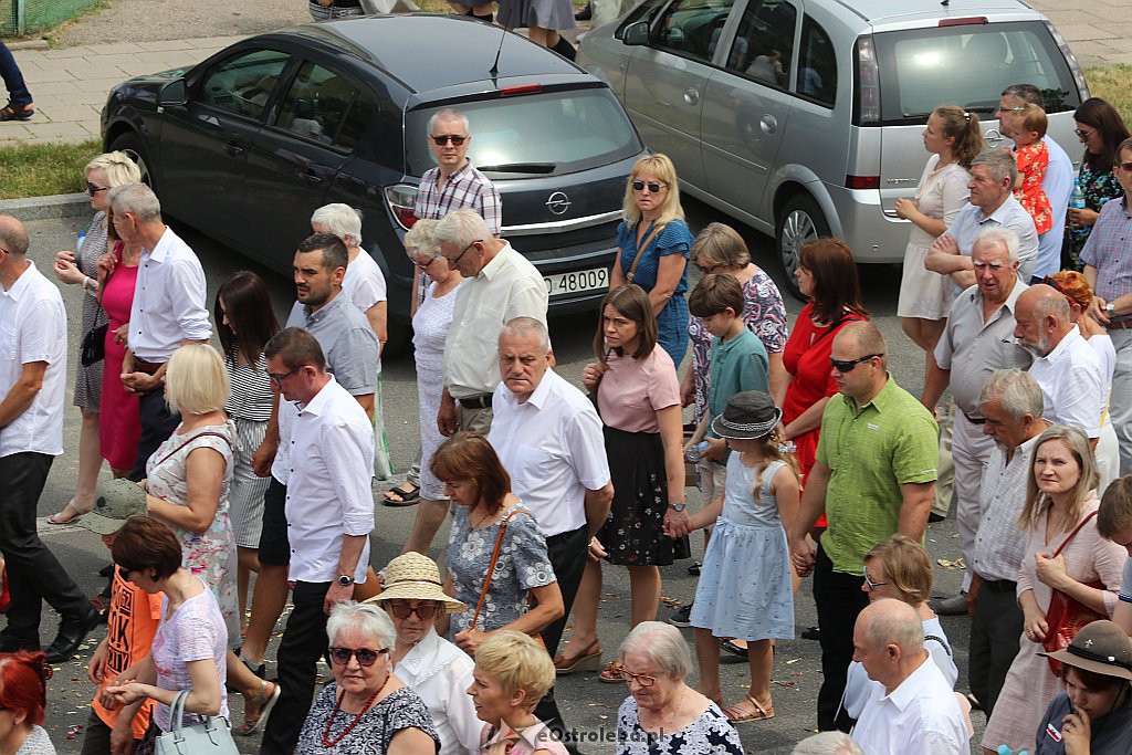 Procesja Bożego Ciała w parafii pw. św. Franciszka z Asyżu w Ostrołęce [20.06.2019] - zdjęcie #16 - eOstroleka.pl