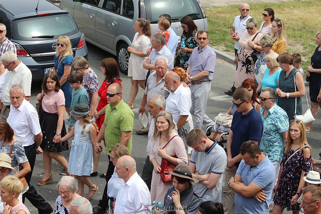 Procesja Bożego Ciała w parafii pw. św. Franciszka z Asyżu w Ostrołęce [20.06.2019] - zdjęcie #15 - eOstroleka.pl