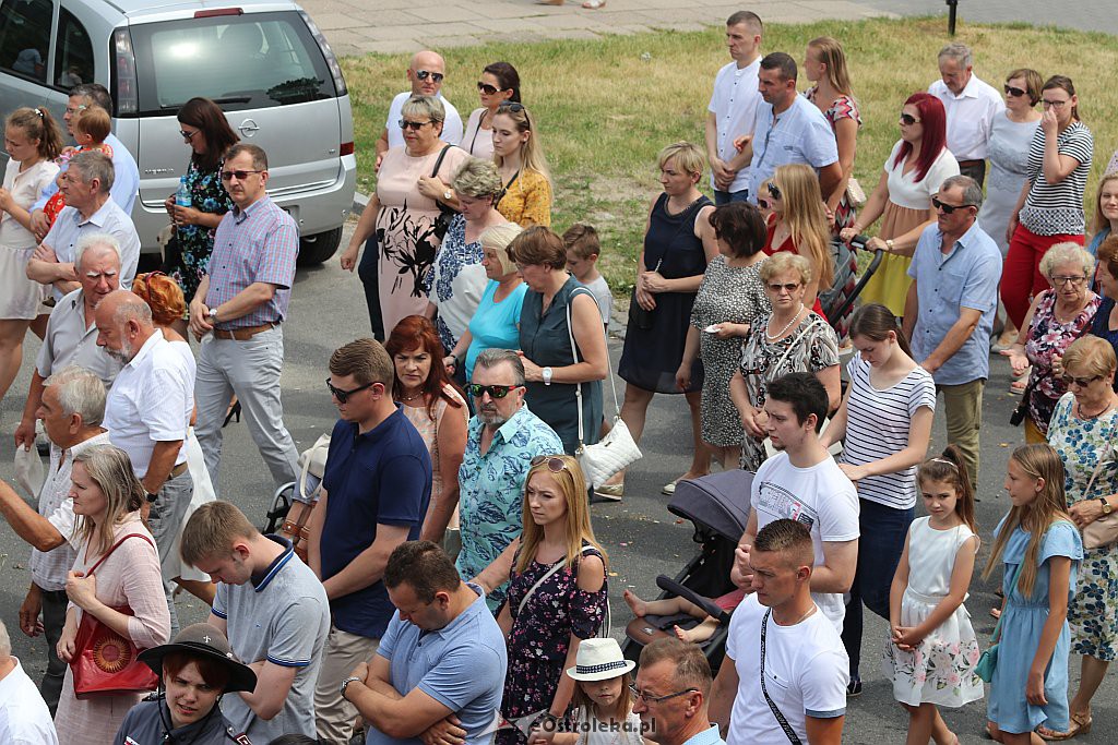 Procesja Bożego Ciała w parafii pw. św. Franciszka z Asyżu w Ostrołęce [20.06.2019] - zdjęcie #14 - eOstroleka.pl