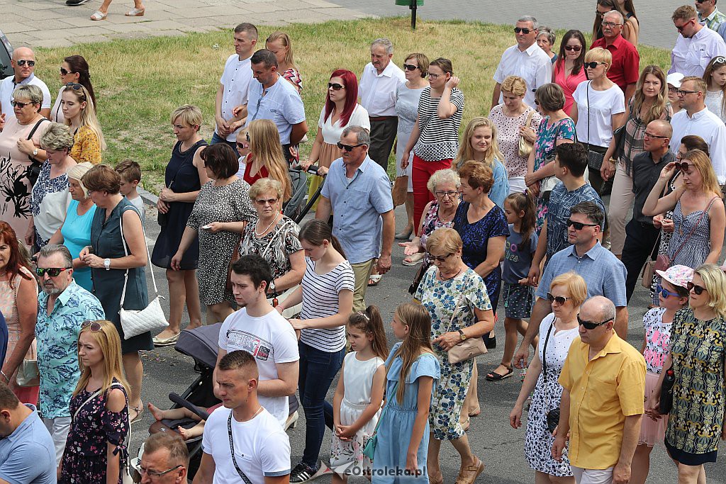 Procesja Bożego Ciała w parafii pw. św. Franciszka z Asyżu w Ostrołęce [20.06.2019] - zdjęcie #13 - eOstroleka.pl