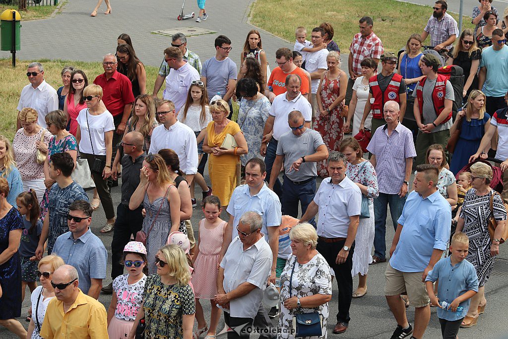 Procesja Bożego Ciała w parafii pw. św. Franciszka z Asyżu w Ostrołęce [20.06.2019] - zdjęcie #11 - eOstroleka.pl