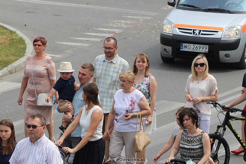 Procesja Bożego Ciała w parafii pw. św. Franciszka z Asyżu w Ostrołęce [20.06.2019] - zdjęcie #4 - eOstroleka.pl