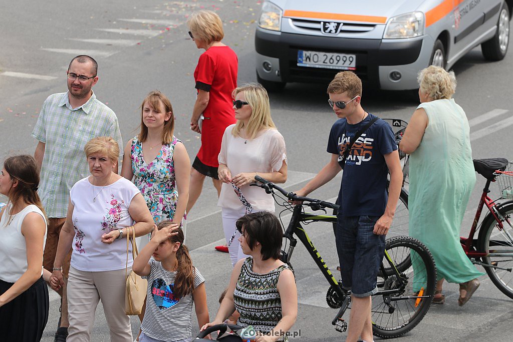 Procesja Bożego Ciała w parafii pw. św. Franciszka z Asyżu w Ostrołęce [20.06.2019] - zdjęcie #2 - eOstroleka.pl
