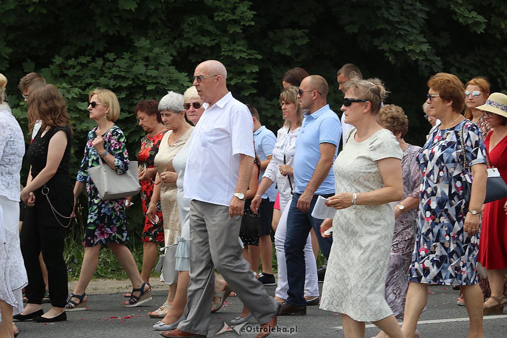 Procesja Bożego Ciała w parafii pw. NMP Królowej Rodzin w Ostrołęce [20.06.2019] - zdjęcie #64 - eOstroleka.pl