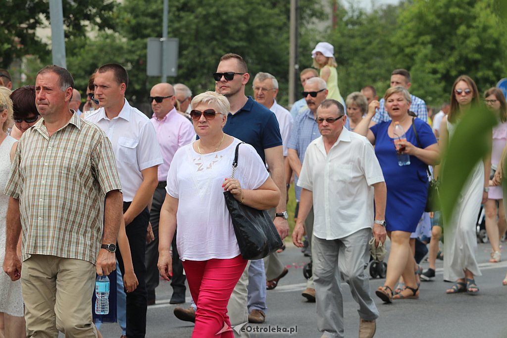 Procesja Bożego Ciała w parafii pw. NMP Królowej Rodzin w Ostrołęce [20.06.2019] - zdjęcie #77 - eOstroleka.pl