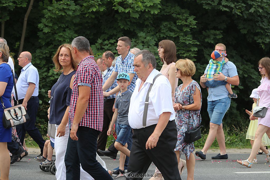 Procesja Bożego Ciała w parafii pw. NMP Królowej Rodzin w Ostrołęce [20.06.2019] - zdjęcie #84 - eOstroleka.pl
