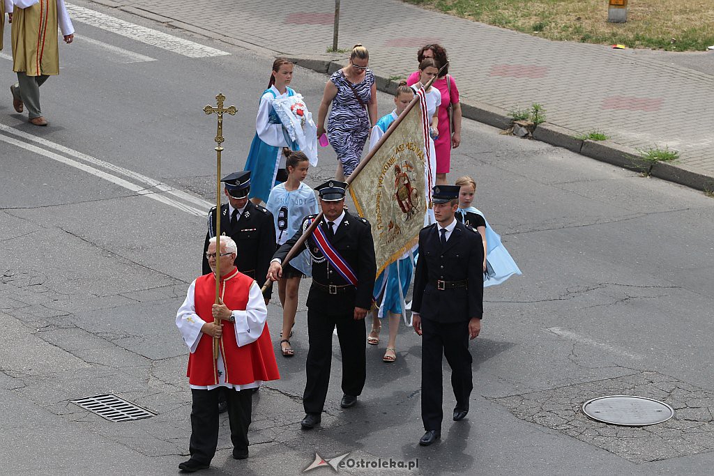 Procesja Bożego Ciała w parafii pw. Zbawiciela Świata w Ostrołęce [20.06.2019] - zdjęcie #134 - eOstroleka.pl