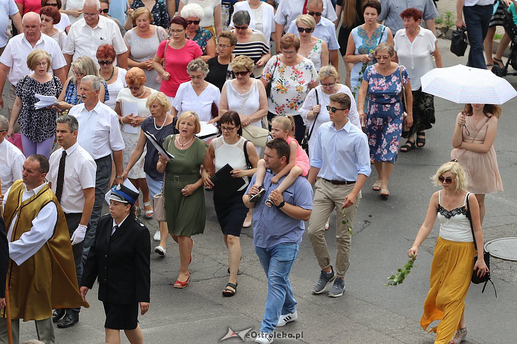 Procesja Bożego Ciała w parafii pw. Zbawiciela Świata w Ostrołęce [20.06.2019] - zdjęcie #94 - eOstroleka.pl