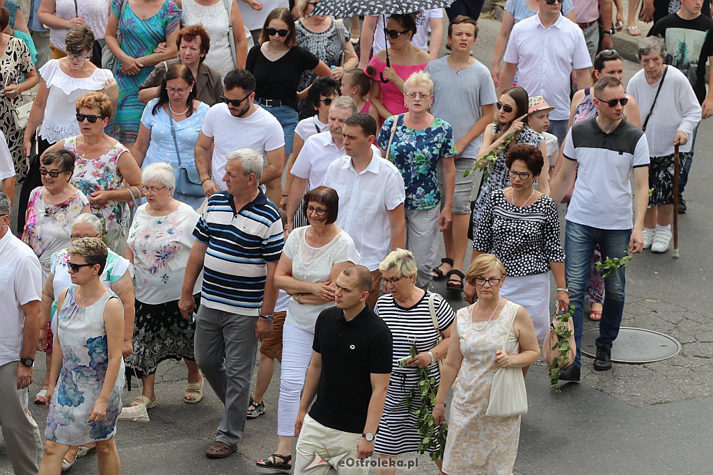 Procesja Bożego Ciała w parafii pw. Zbawiciela Świata w Ostrołęce [20.06.2019] - zdjęcie #68 - eOstroleka.pl