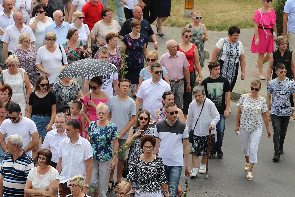 Procesja Bożego Ciała w parafii pw. Zbawiciela Świata w Ostrołęce [20.06.2019] - zdjęcie #67 - eOstroleka.pl