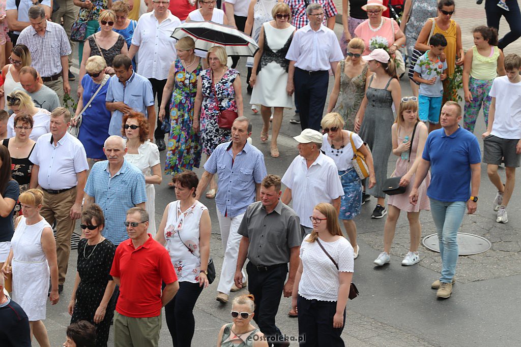 Procesja Bożego Ciała w parafii pw. Zbawiciela Świata w Ostrołęce [20.06.2019] - zdjęcie #57 - eOstroleka.pl