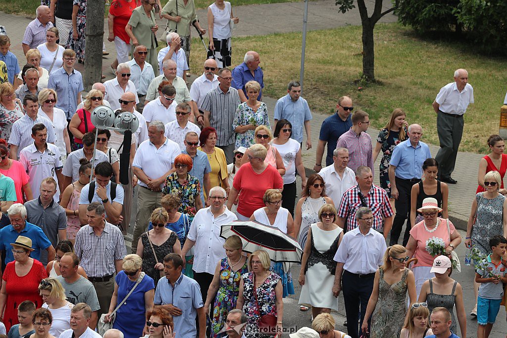 Procesja Bożego Ciała w parafii pw. Zbawiciela Świata w Ostrołęce [20.06.2019] - zdjęcie #55 - eOstroleka.pl
