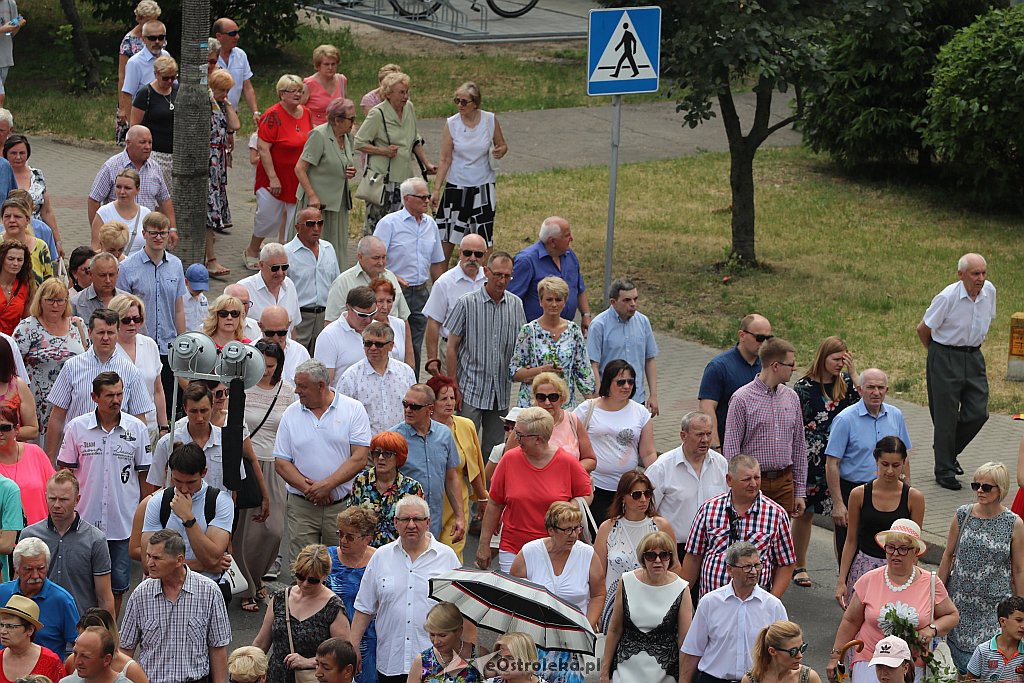 Procesja Bożego Ciała w parafii pw. Zbawiciela Świata w Ostrołęce [20.06.2019] - zdjęcie #54 - eOstroleka.pl