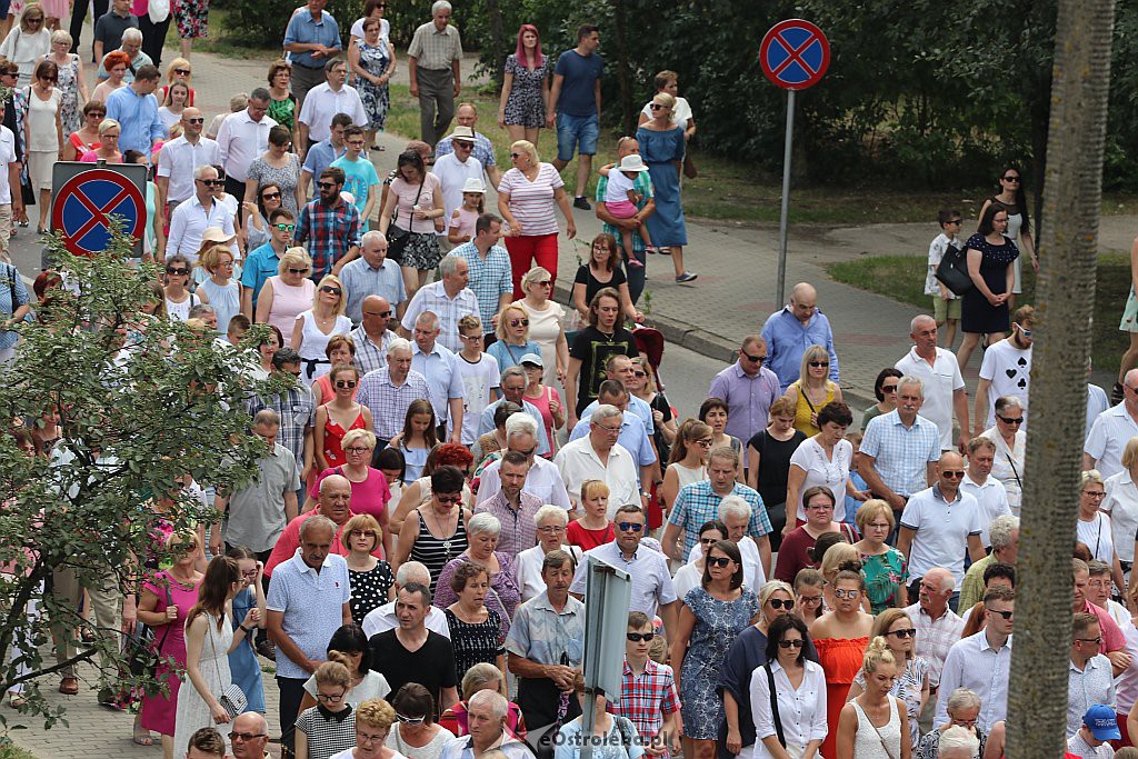 Procesja Bożego Ciała w parafii pw. Zbawiciela Świata w Ostrołęce [20.06.2019] - zdjęcie #51 - eOstroleka.pl