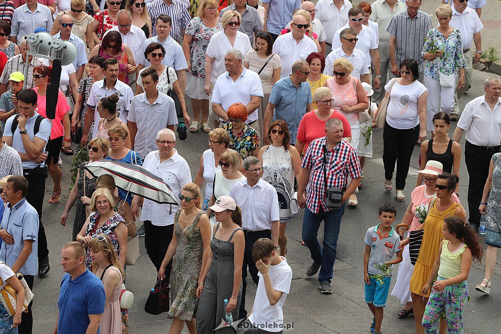 Procesja Bożego Ciała w parafii pw. Zbawiciela Świata w Ostrołęce [20.06.2019] - zdjęcie #43 - eOstroleka.pl