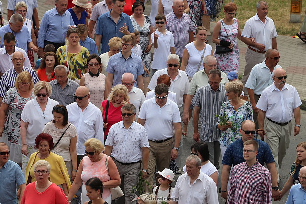 Procesja Bożego Ciała w parafii pw. Zbawiciela Świata w Ostrołęce [20.06.2019] - zdjęcie #39 - eOstroleka.pl