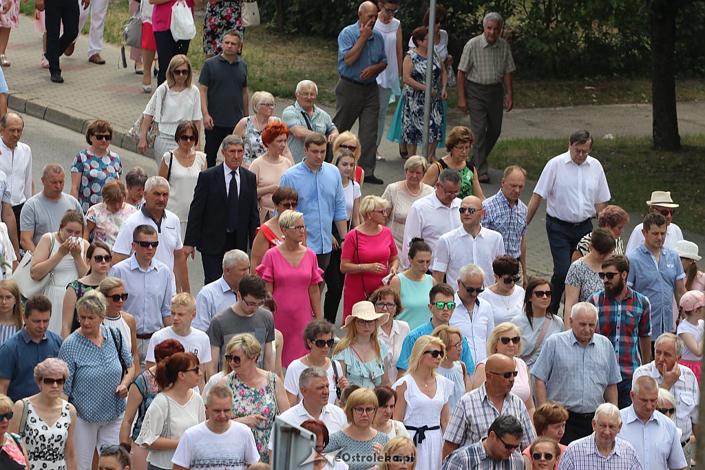 Procesja Bożego Ciała w parafii pw. Zbawiciela Świata w Ostrołęce [20.06.2019] - zdjęcie #33 - eOstroleka.pl