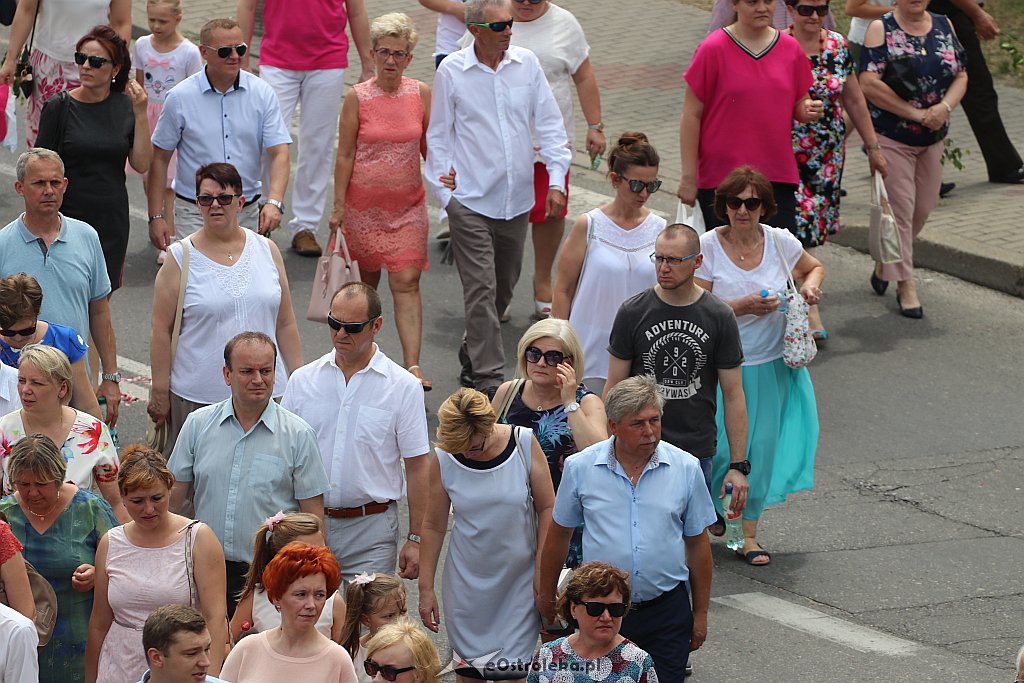 Procesja Bożego Ciała w parafii pw. Zbawiciela Świata w Ostrołęce [20.06.2019] - zdjęcie #5 - eOstroleka.pl