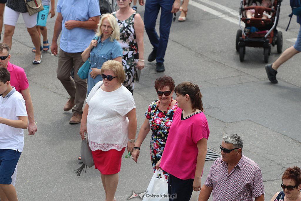 Procesja Bożego Ciała w parafii pw. Zbawiciela Świata w Ostrołęce [20.06.2019] - zdjęcie #38 - eOstroleka.pl