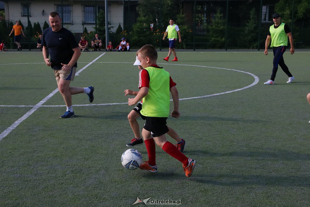 Dzień Ojca z ostrołęcką Akademią Piłki Nożnej [ZDJĘCIA] - zdjęcie #8 - eOstroleka.pl