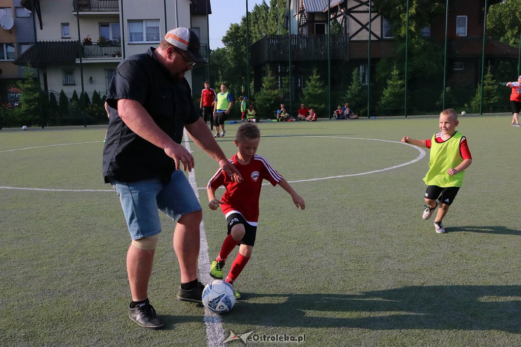 Dzień Ojca z ostrołęcką Akademią Piłki Nożnej [ZDJĘCIA] - zdjęcie #40 - eOstroleka.pl