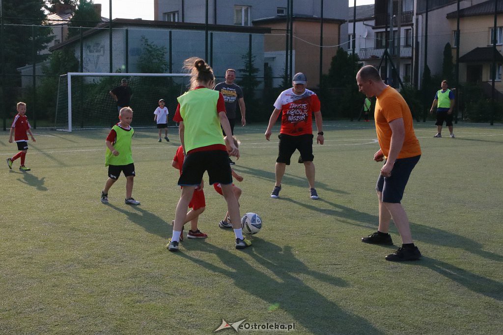 Dzień Ojca z ostrołęcką Akademią Piłki Nożnej [ZDJĘCIA] - zdjęcie #52 - eOstroleka.pl