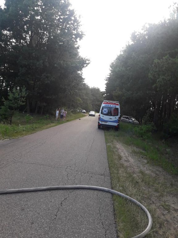 Wypadek z udziałem motocykla w Olszynach [22.06.2019] - zdjęcie #2 - eOstroleka.pl