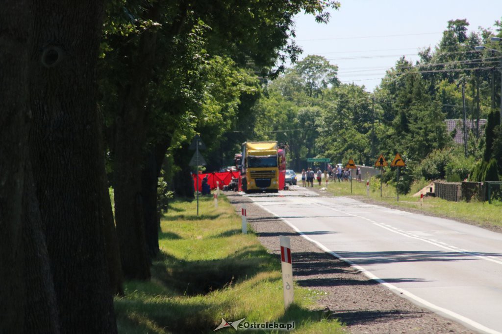 Koszmarny wypadek w Myszyńcu Starym. Auto zmiażdżone przez ciężarówkę! [24.06.2019] - zdjęcie #13 - eOstroleka.pl