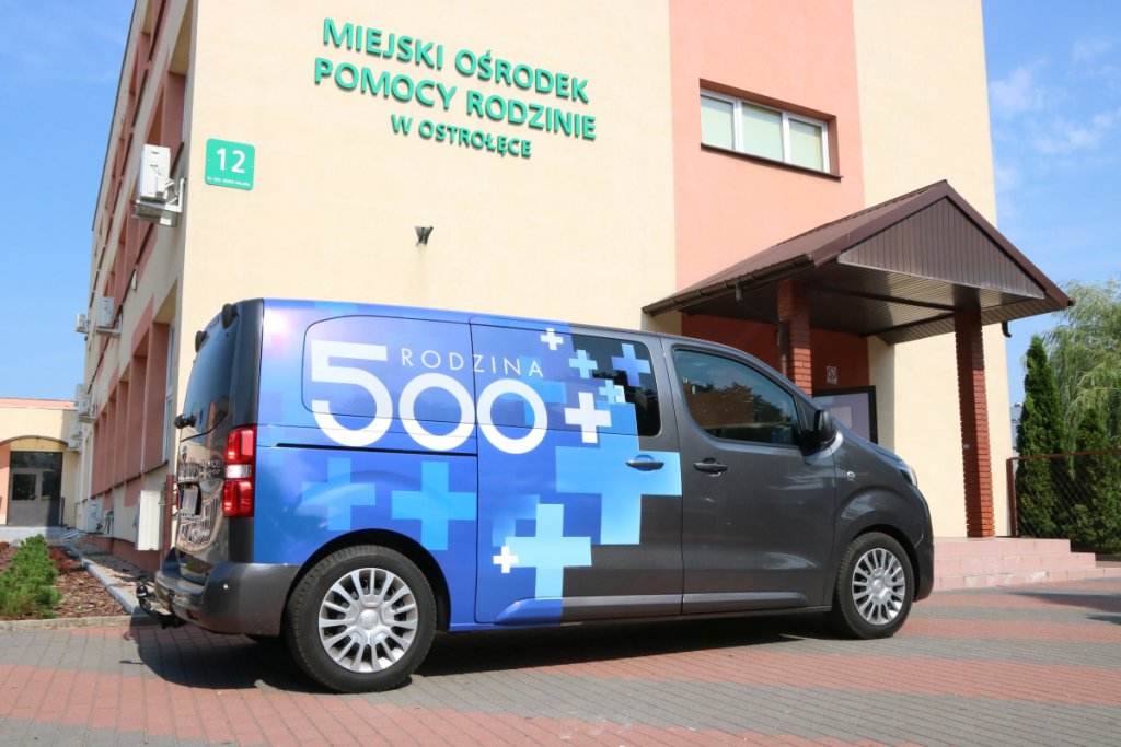 „Bus 500+” z informacyjną akcją w Ostrołęce [26.06.2019] - zdjęcie #7 - eOstroleka.pl
