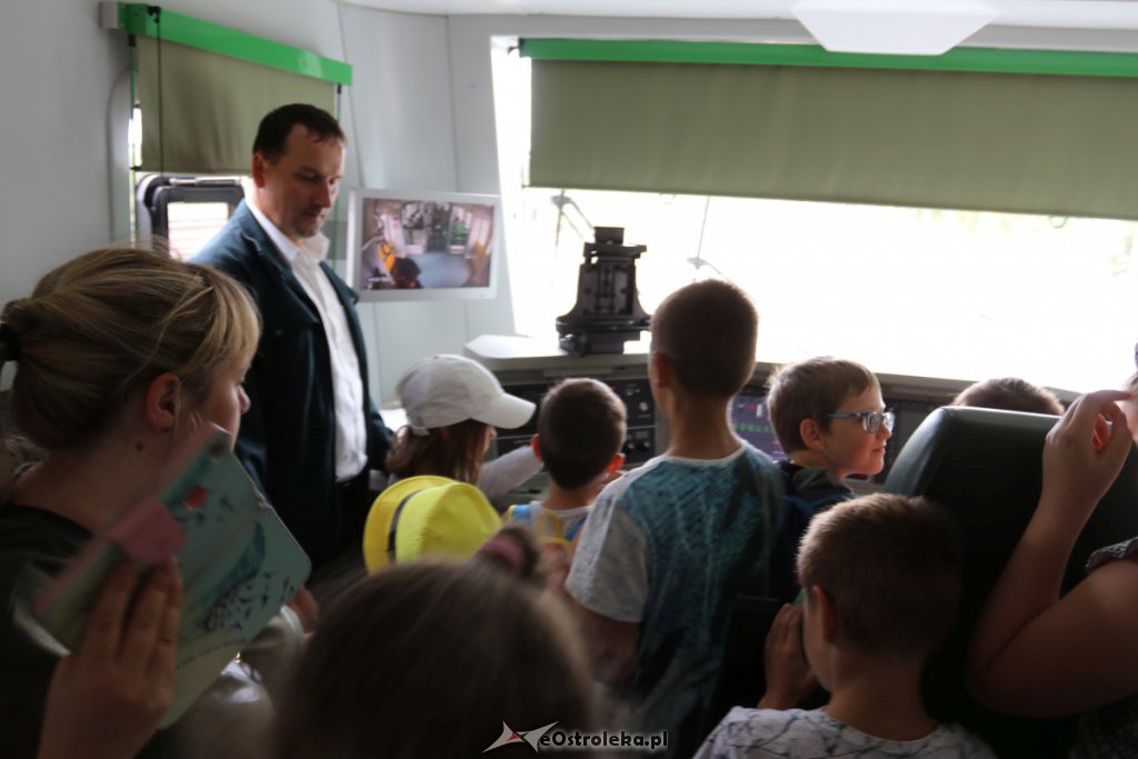 Wizyta dzieci na dworcu PKP [28.06.2019] - zdjęcie #3 - eOstroleka.pl