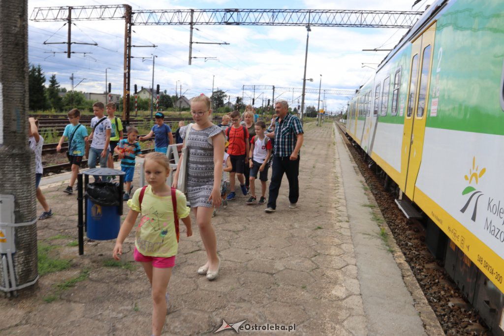 Wizyta dzieci na dworcu PKP [28.06.2019] - zdjęcie #5 - eOstroleka.pl
