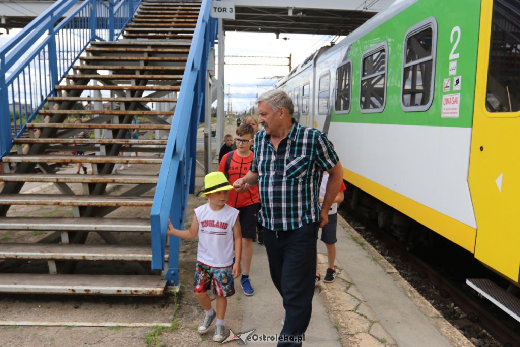 Wizyta dzieci na dworcu PKP [28.06.2019] - zdjęcie #7 - eOstroleka.pl