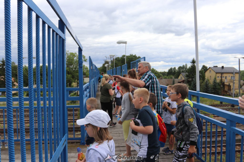 Wizyta dzieci na dworcu PKP [28.06.2019] - zdjęcie #9 - eOstroleka.pl